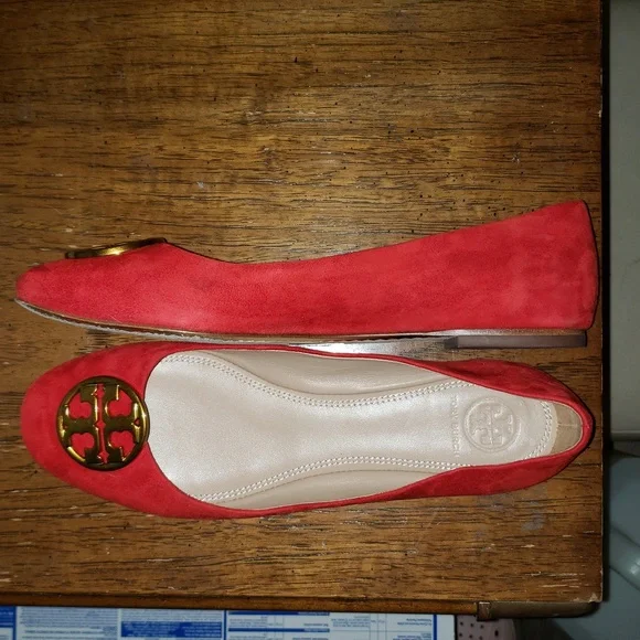 Tory Burch Chelsea Ballet Red Suede Flats with Gold Emblem - Picture 4 of 10